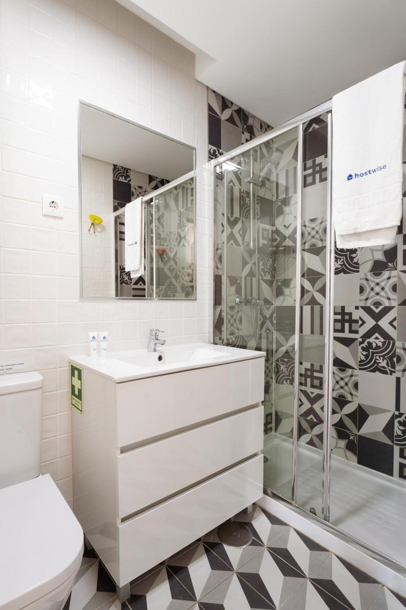 Host Wise - Flat W Free Private Parking - Bright & Cozy Apartman Porto Kültér fotó