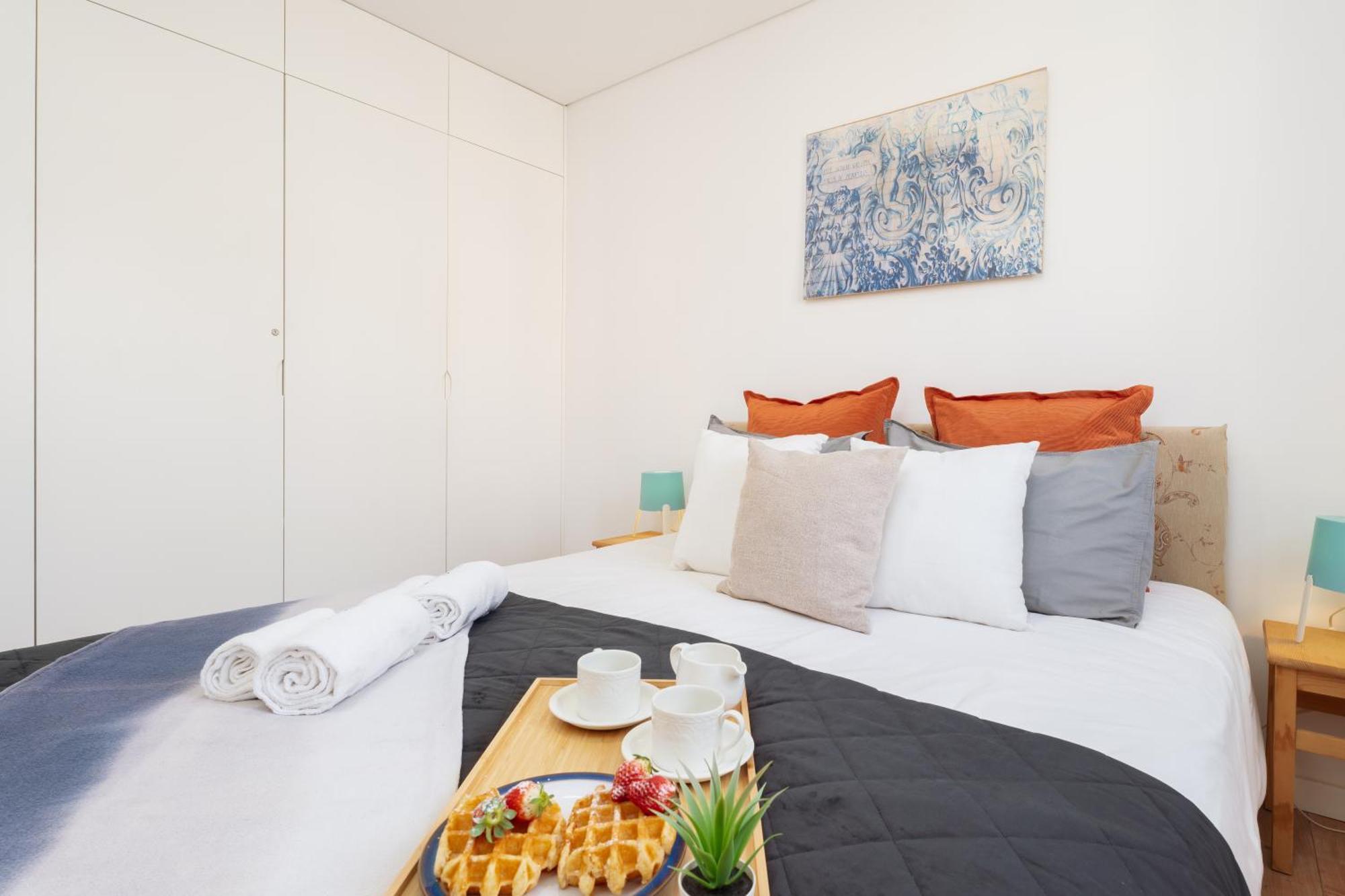 Host Wise - Flat W Free Private Parking - Bright & Cozy Apartman Porto Kültér fotó